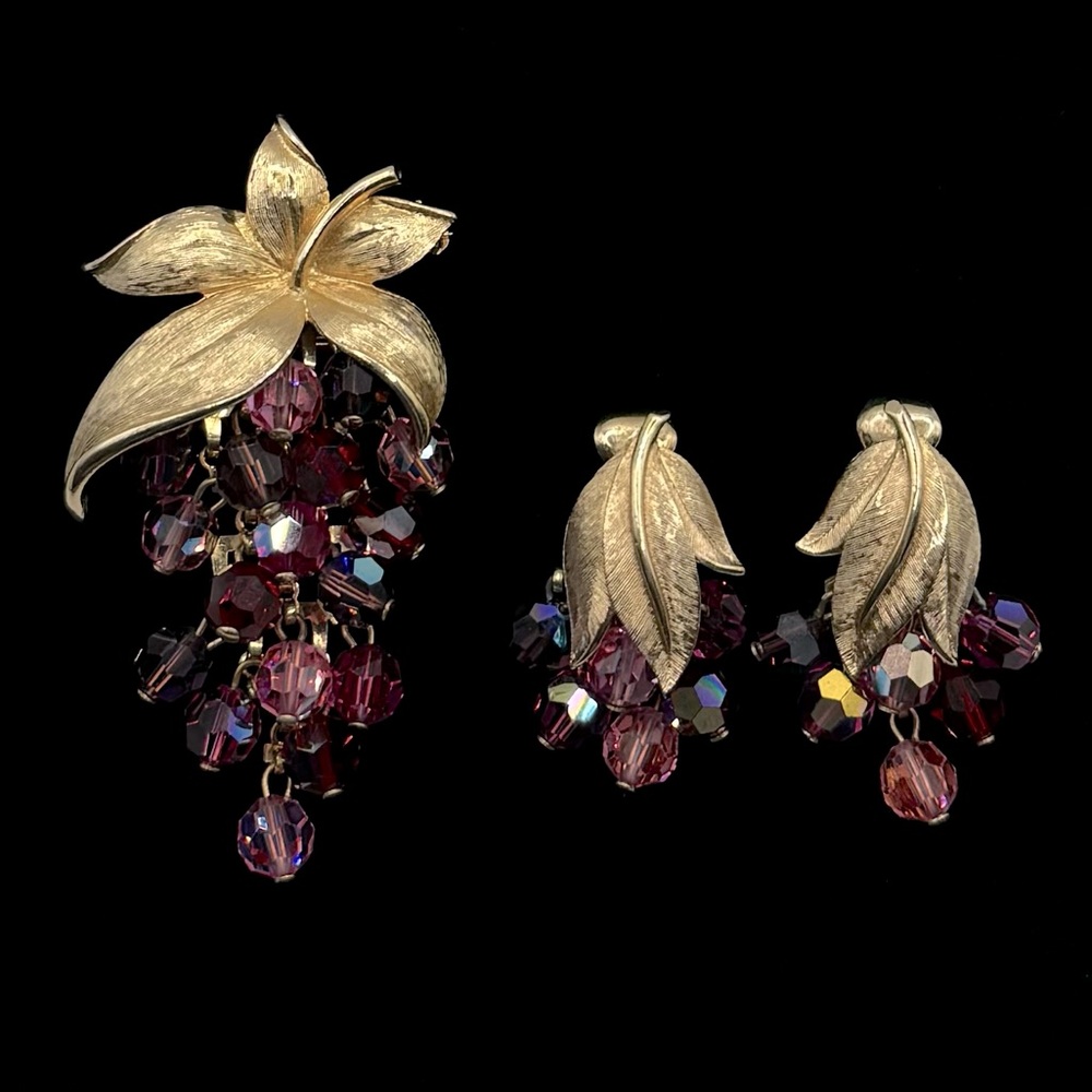 VINTAGE Crystal Cluster of Grapes Brooch & Clip-On Earrings Set